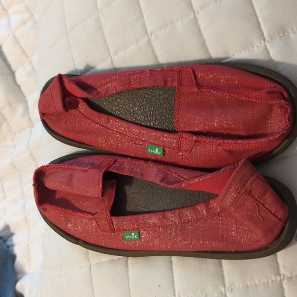 Size 10 sanuk shoes